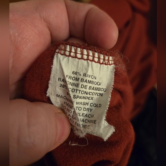 ✨️HOST PICK✨️ 🇨🇦 Made in Vancouver Gilmour Bamboo Pull-On Pencil Skirt - Picture 3 of 5